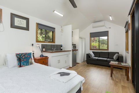 Mena Creek Flower House - Accommodation Sunshine Coast 5