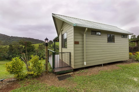 Mena Creek Flower House - Accommodation Sunshine Coast 0