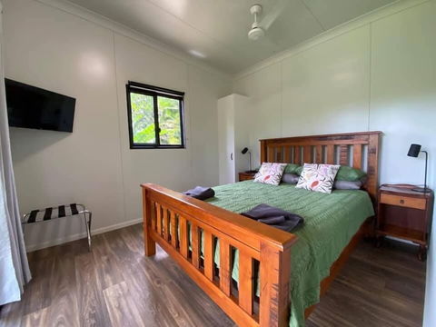 Mena Creek Flower House - Accommodation Sunshine Coast 3