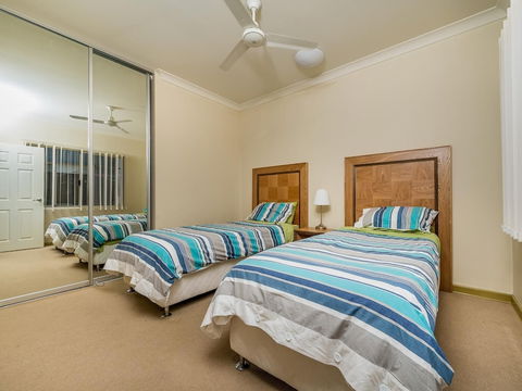 Seafront Unit 49 - Accommodation Sunshine Coast 5