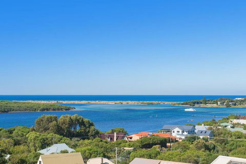 Augusta Hotel Motel - Accommodation Sunshine Coast 4