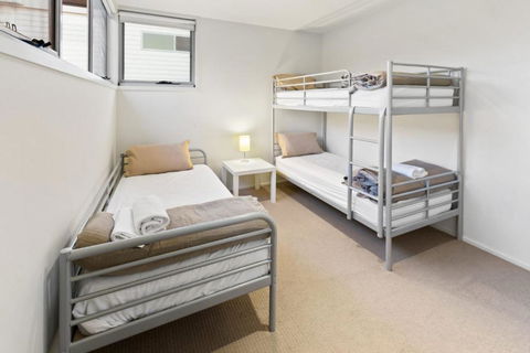 Gippsland Lakehouse A Canal Frontage - Accommodation Sunshine Coast 1