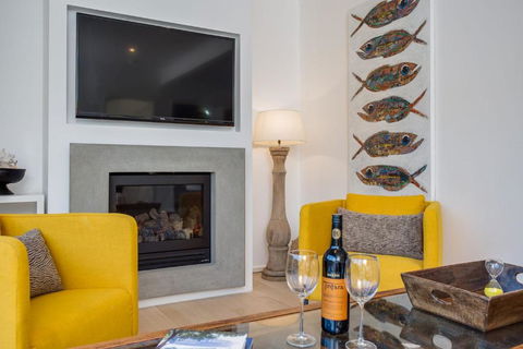 Capella Villa No. 2 Luxury With Outdoor Kitchen - Accommodation Sunshine Coast 3