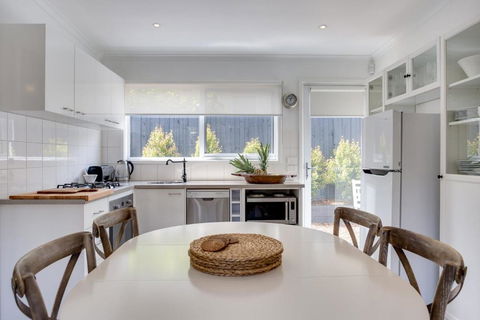 Capella Villa No. 2 Luxury With Outdoor Kitchen - Accommodation Sunshine Coast 2