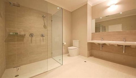 The Marina Hotel - Mindarie - Accommodation Sunshine Coast 4