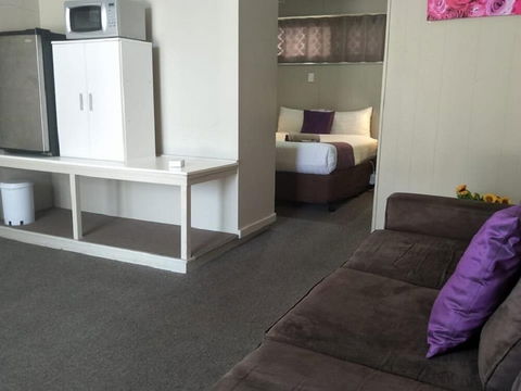 Smerdon Lodge Motel - Accommodation Sunshine Coast 3