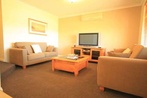 Castaway - Accommodation Sunshine Coast 1