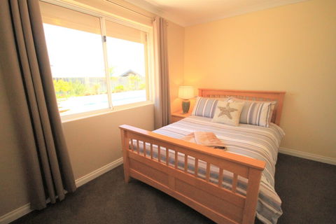 Castaway - Accommodation Sunshine Coast 2