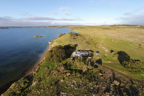 Ratcliff Cottage - Accommodation Sunshine Coast 2