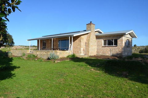 Ratcliff Cottage - Accommodation Sunshine Coast 6