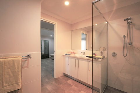 Studio Style Mindarie Marina - Accommodation Sunshine Coast 5