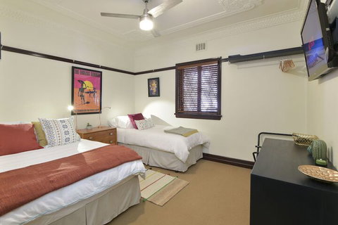 Anville Court - Accommodation Sunshine Coast 5