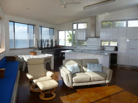 Walshys Shack - Accommodation Sunshine Coast 2