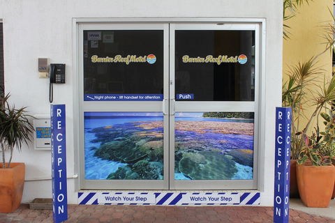 Barrier Reef Motel - Accommodation Sunshine Coast 3