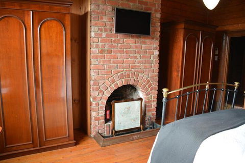 Portarlington Vicarage - Accommodation Sunshine Coast 0