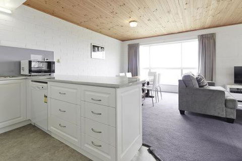 Moose 9 - Accommodation Sunshine Coast 4