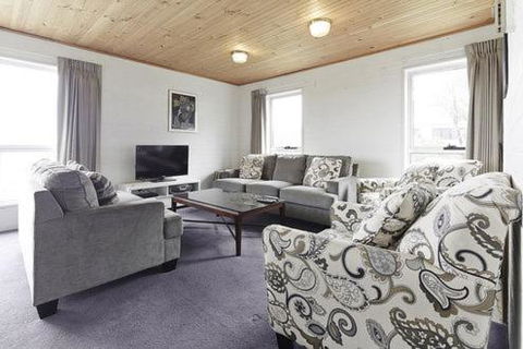 Moose 9 - Accommodation Sunshine Coast 2