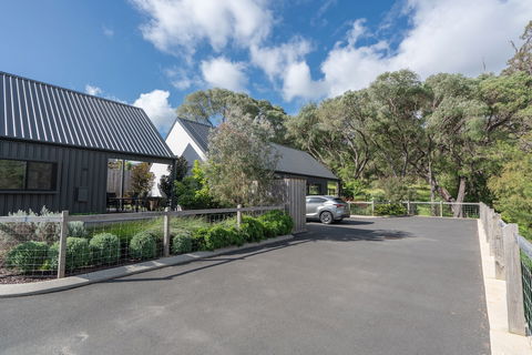 Margaret River Bungalows - Accommodation Sunshine Coast 2