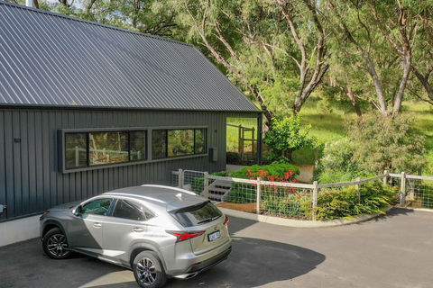 Margaret River Bungalows - Accommodation Sunshine Coast 5