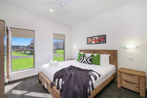 Ironbark Villa 6 - Accommodation Sunshine Coast 2