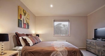 Alyeska - Accommodation Sunshine Coast 1
