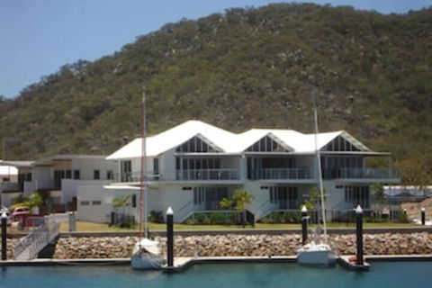 Waters Edge Townhouse 4 - Accommodation Sunshine Coast 0