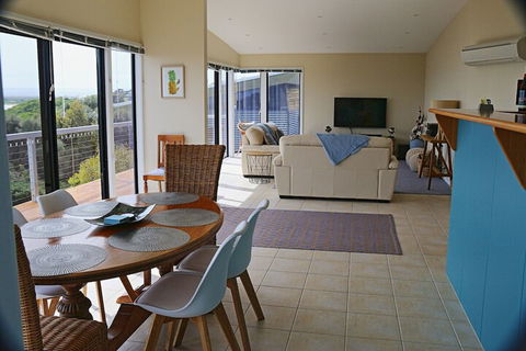 Banksys By The Bay - Accommodation Sunshine Coast 4