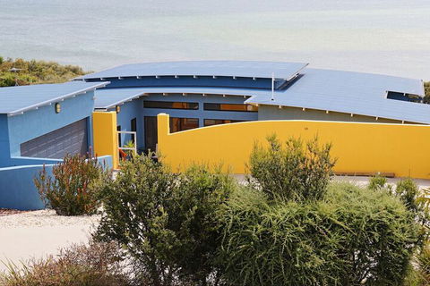Banksys By The Bay - Accommodation Sunshine Coast 1