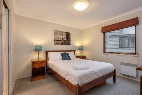 Absinthe - Accommodation Sunshine Coast 2