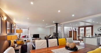 Aosta - Accommodation Sunshine Coast 2