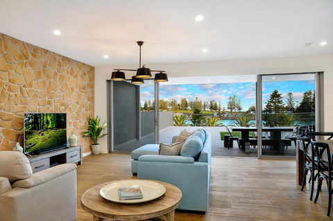 Belle Vue Penthouse At Black Beach - Accommodation Sunshine Coast 1