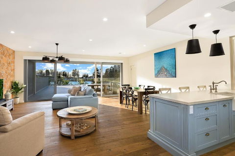 Belle Vue Penthouse At Black Beach - Accommodation Sunshine Coast 5