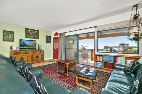 Black Dolphin Beach Penthouse - Accommodation Sunshine Coast 6