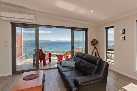 Whale Watcher 2 - Accommodation Sunshine Coast 5