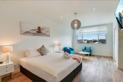 Magnificent Beach House - Accommodation Sunshine Coast 4