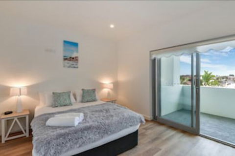 Magnificent Beach House - Accommodation Sunshine Coast 7