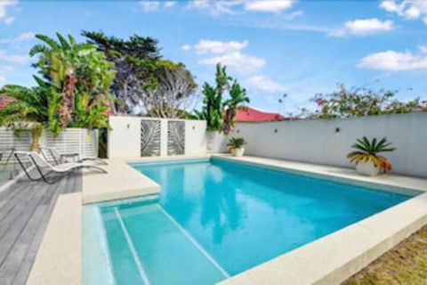 Magnificent Beach House - Accommodation Sunshine Coast 2
