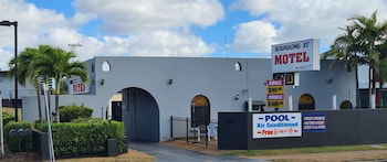 Bourbong Street Motel - Accommodation Sunshine Coast 2