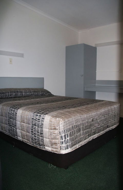 Bourbong Street Motel - Accommodation Sunshine Coast 1