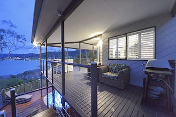 Crusoe's Beach House Ocean Views - Accommodation Sunshine Coast 3