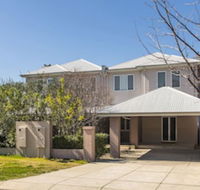 Inner Western Suburbs Retreat - Accommodation Sunshine Coast
