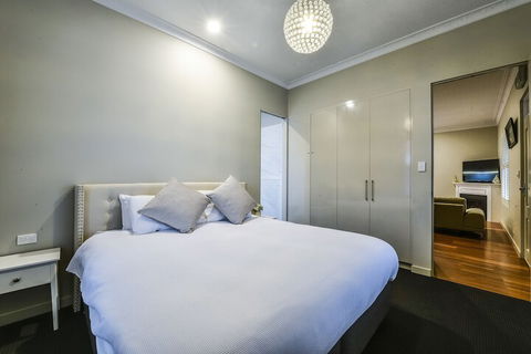 Aloha Luxury Central Apartments - Accommodation Sunshine Coast 4