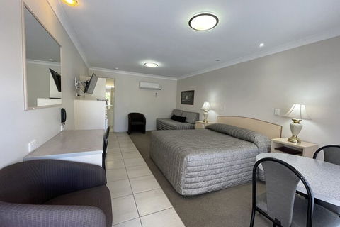 Crows Nest Motel - Accommodation Sunshine Coast 6