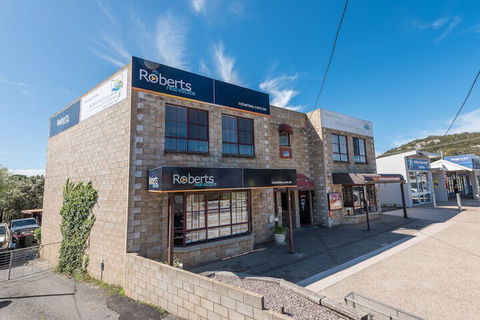 Astro Place - Accommodation Sunshine Coast 1