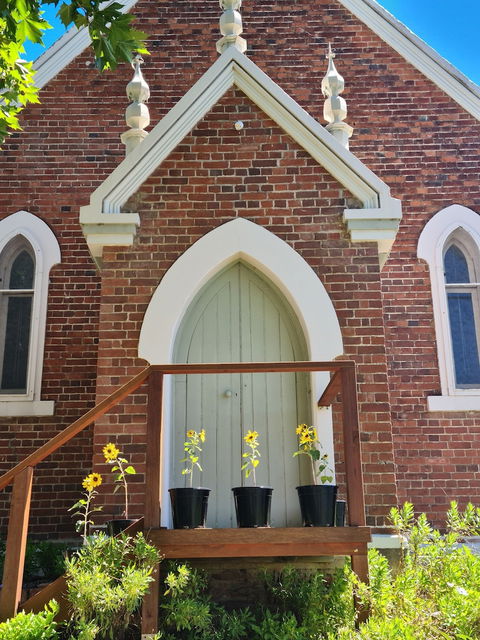 Henry's Quirindi - Accommodation Sunshine Coast 0