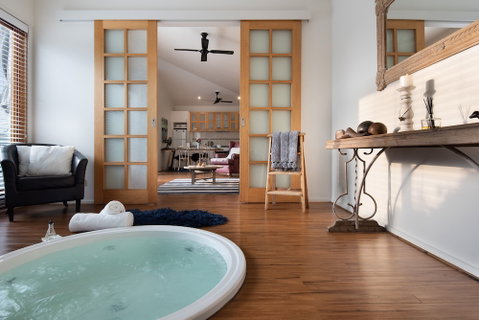 Gables Bend Spa Villa - Accommodation Sunshine Coast 5