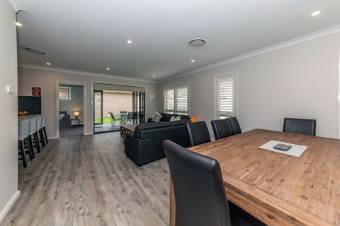 Tomaree Road 19 The Cottage - Accommodation Sunshine Coast 1