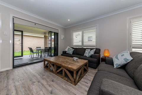 Tomaree Road 19 The Cottage - Accommodation Sunshine Coast 4