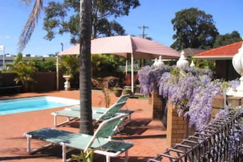 Bomaderry Motor Inn - Accommodation Sunshine Coast 1