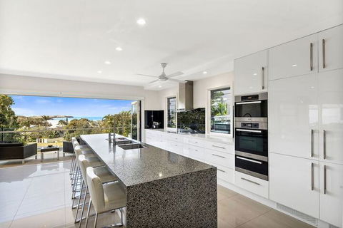 Ultimate Beach House - Accommodation Sunshine Coast 5